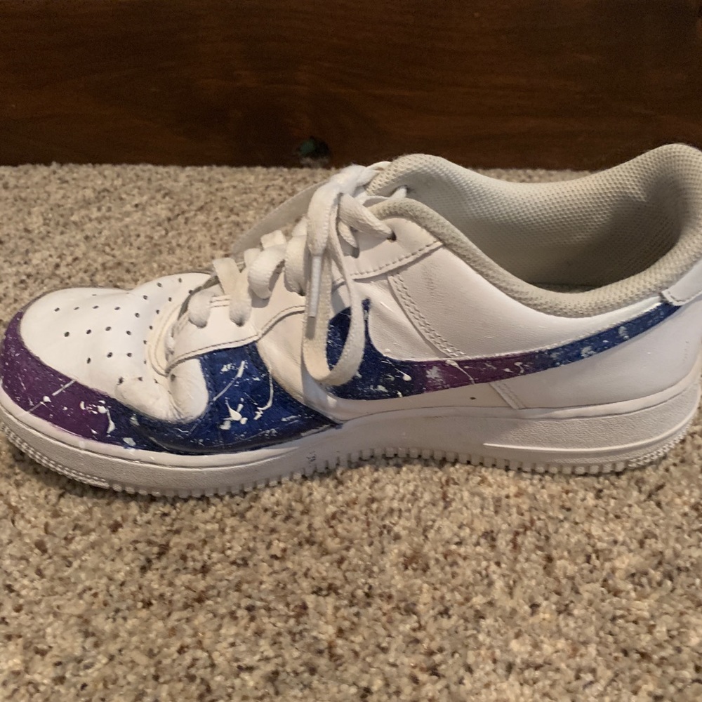 Custom white womens Nike Air Force 1’s. - Picture 2 of 4